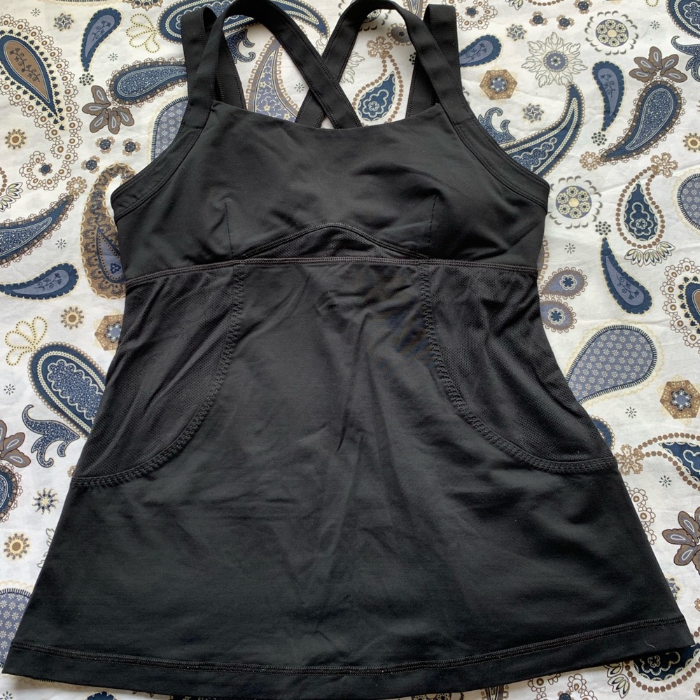 Lululemon black workout shirt